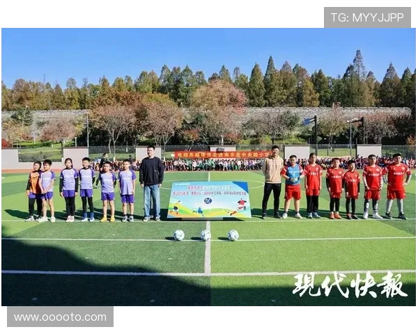 孩子省时练足球，爸妈安心追苏超